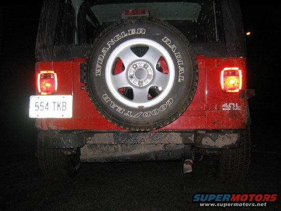 dan-stuck1-005.jpg look at the gas tank the water line of where the jeep was. not a bad stuck but he could not get out . the bronco had no trouble 