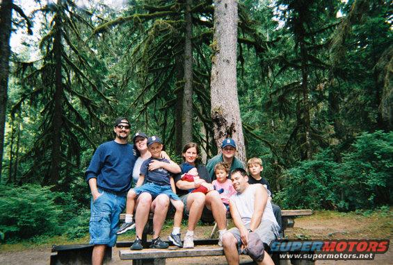 3701510r103616a.jpg The whole crew