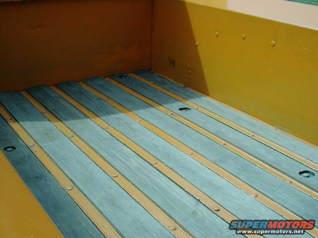 wood-bed-front.jpg 08