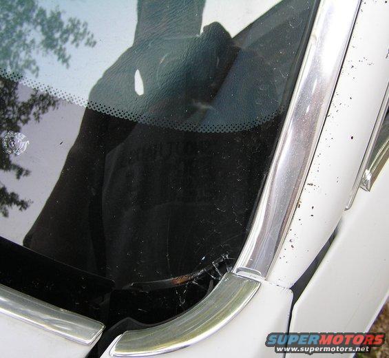 7.jpg cracked windshield from wreck
