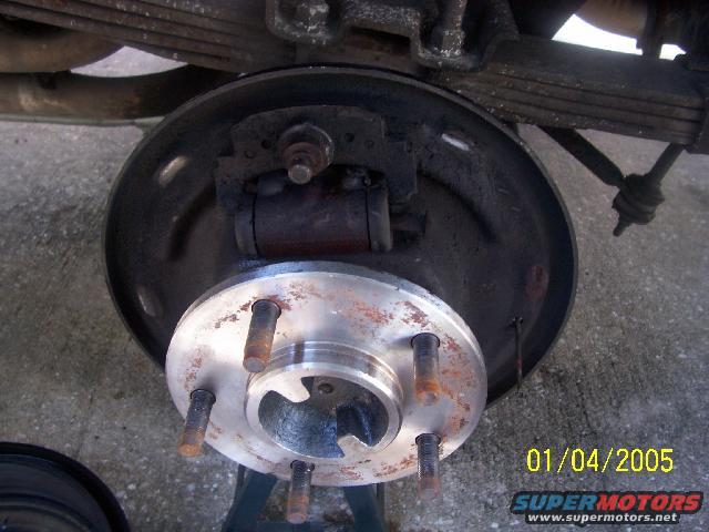 100_0307.jpg Brake hardware removed, only the cylinder remains