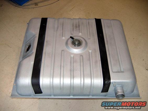tank2.jpg Note the OG Ford rub strips. 