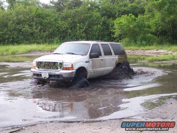 I was in 2wd and i didnt get stuck...i love fucking lockers!!HaHa