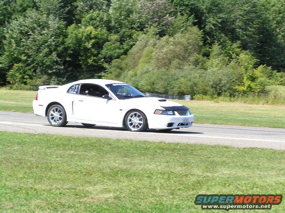 blingin mustang coming into 2nd slalom