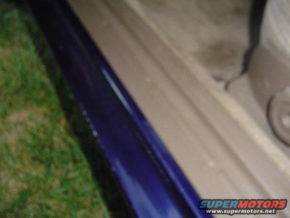 drivers side door sill.... scuff marks ... 