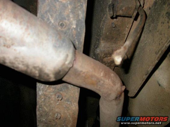 dscn2557.jpg Muffler hanger ripped off of exhaust pipe