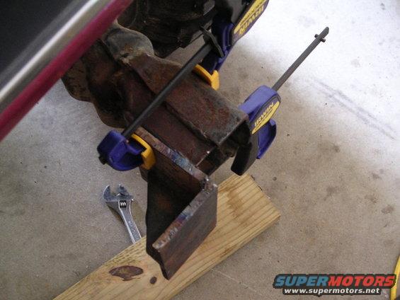 dscn1394.jpg Clamped up and ready to weld