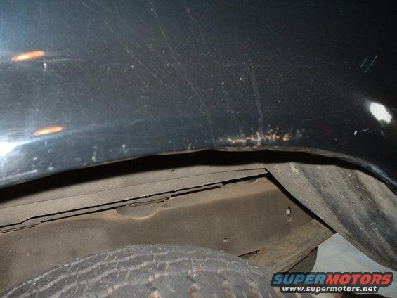 bronco-013.jpg good shot of before (drivers side)
