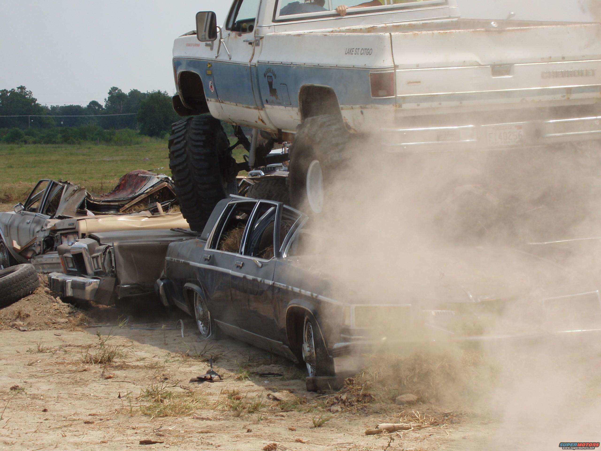 2000 Chevrolet Tahoe photo