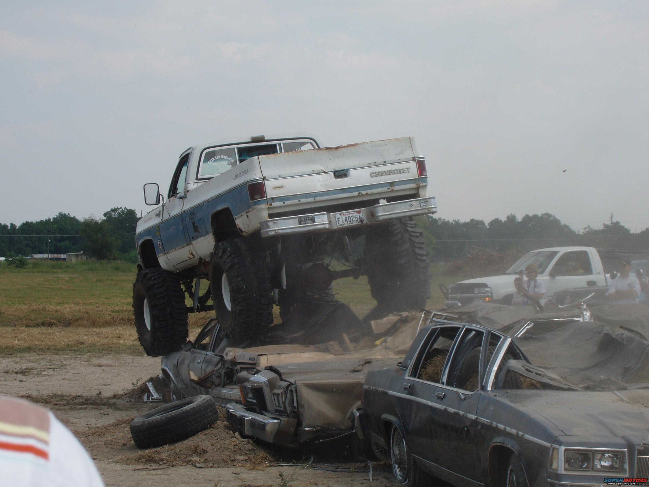 2000 Chevrolet Tahoe photo
