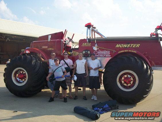 100_2212.jpg Sheldon makes the wierdest faces