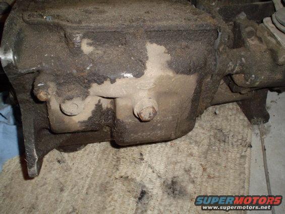 picture-020.jpg Ford symbol... and Bolt that you shouldnt remove.