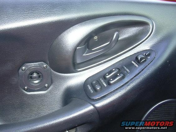 car-18.jpg Strange spot for a tweeter