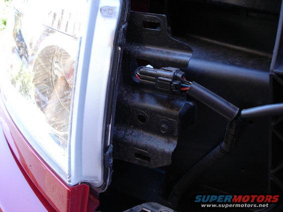 Headlight assembly and wiring harness detail