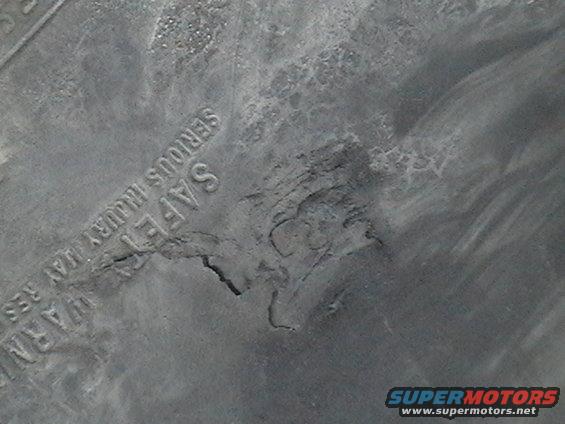 0390.jpg Another sidewall puncture. Same tire, but this one didn't go through.