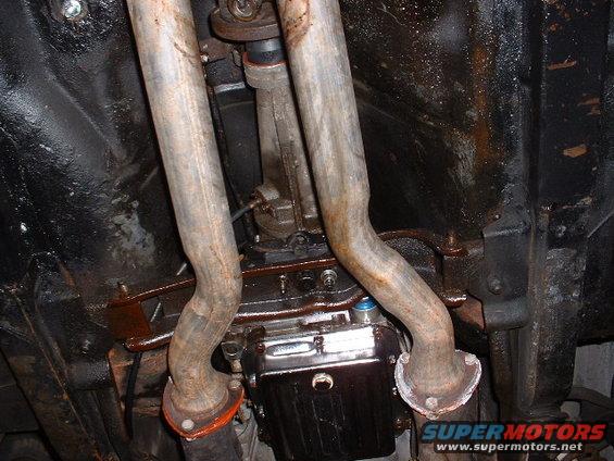Dual exhaust pipes and transmission underside