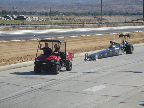 dsc00860.jpg Back to the pits.