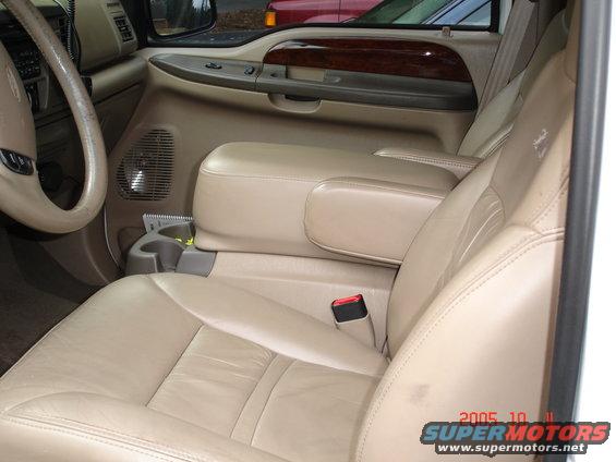 dsc00276.jpg Custom Console upholstered to match interior--armrest to short and narrow