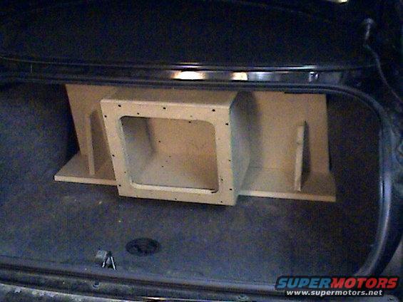 dcam0143.jpg This is what it looks like mounted in the trunk.