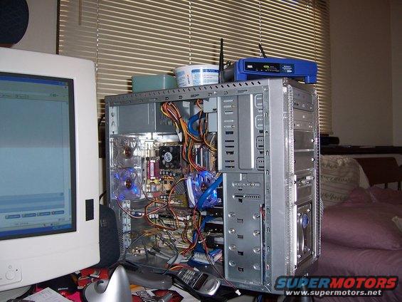 100_0805.jpg Computer. MESS. hahaha