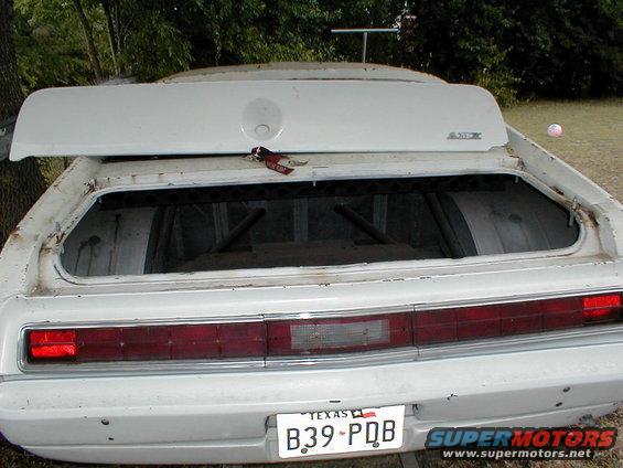Ther rear tub job was done up pretty nice for some POOR BOYS...just to show ya you can go fast and still have a regular job.. (ya just dont get to eat thats all...lol)