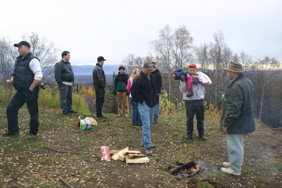 img_5562.jpg Dan...."Ummmmm.....I like sniffin dirty diapers."
Kid.... "I have no dignity"