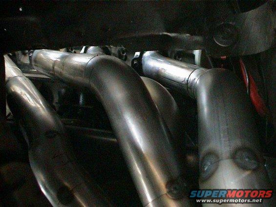 Exhaust headers on an engine