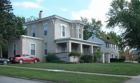 house2.jpg Another pic of the house.