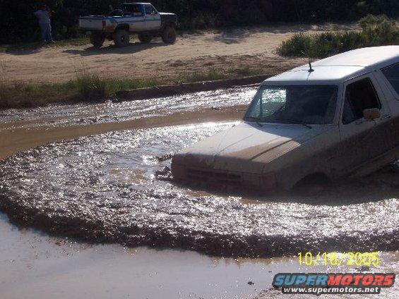 100_0391.jpg "Hey Sis, can I drive?"