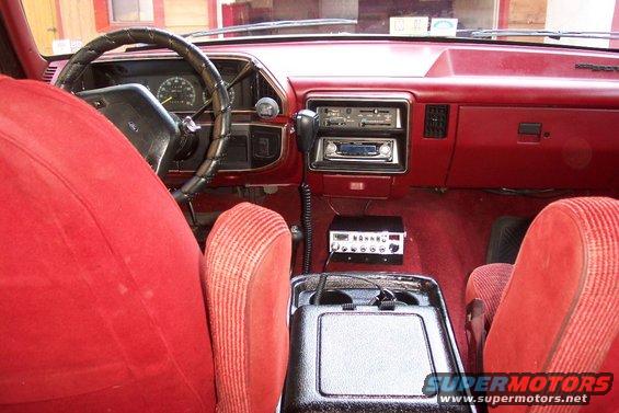interior, these seats came out of a 90 XLT.
New Cobra CB, just rewired all speaker wire in the truck. refiberglassed console and repainted. 
