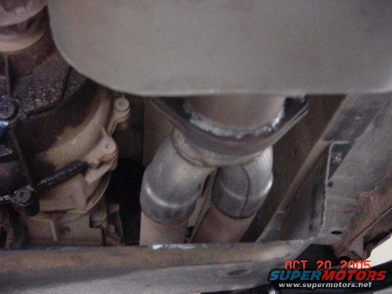 dsc00140.jpg Y pipe Midas made!