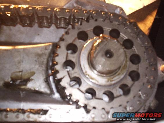 Transfer case chain and gears with Supermotors.net watermark