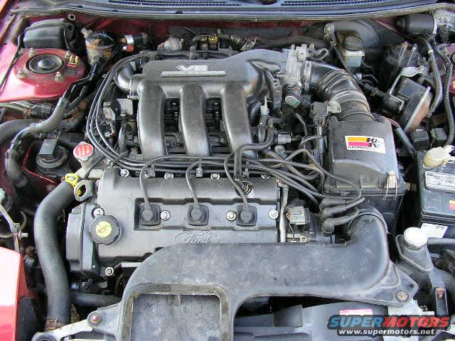 Engine bay with V6 engine and K&N air filter