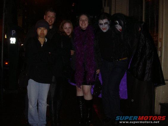 Lena, Taylor, Stephanie, Me, Casey, & Court outside Ash St.
