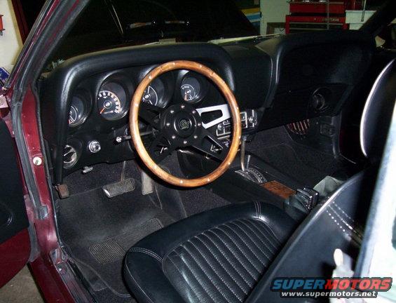 000_0628.jpg Interior - LH Front - Shade