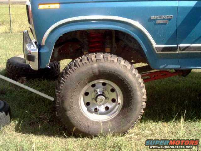 liftkit11.jpg 35x12.50R15 Mud King radial on 15x9 MT Classic rim