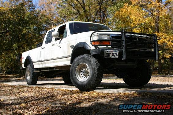 truck-1.jpg Truck running again. Looks really small...for now. :)