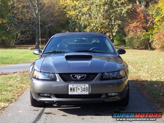 Gray 2004 Ford Mustang front view, Maryland license plate MWT 348