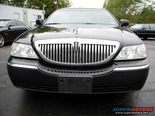 2004 Town Car Executive L