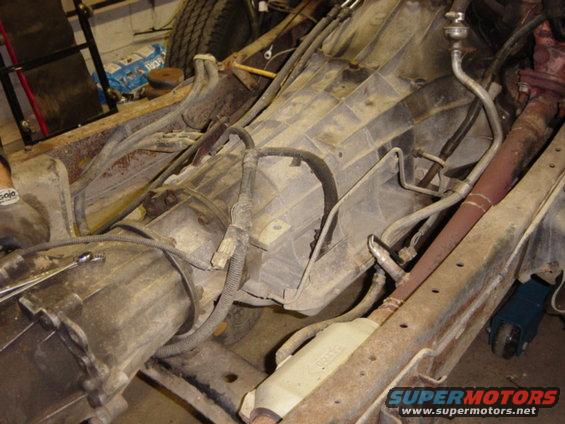 dsc00449.jpg E4OD and electronic BW 13-56, going for the record for "Heaviest transmission and transfer case combination ever placed behind a measley 302 cubic inch engine."