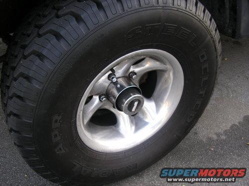 bronco--tire-and-hub.jpg 