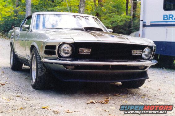 mustang_mach_12.jpg 