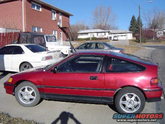 91crx_side1.jpg How she looks after some paint (fender only), a little TLC, and a bath