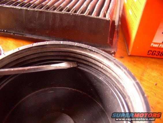 img_0081.jpg The tiny screwdriver is resting on the O-ring in it's groove in the lid.