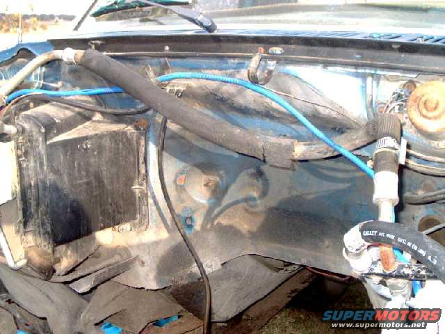 overhaul16.jpg engine bay