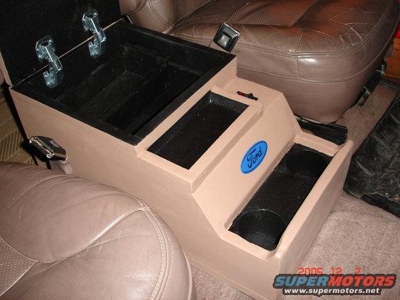 dsc00078.jpg After I installed it, there is the sliding drawer I made. 