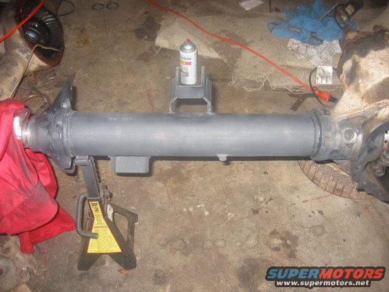 img_1261.jpg Half of the axle with primer on it.