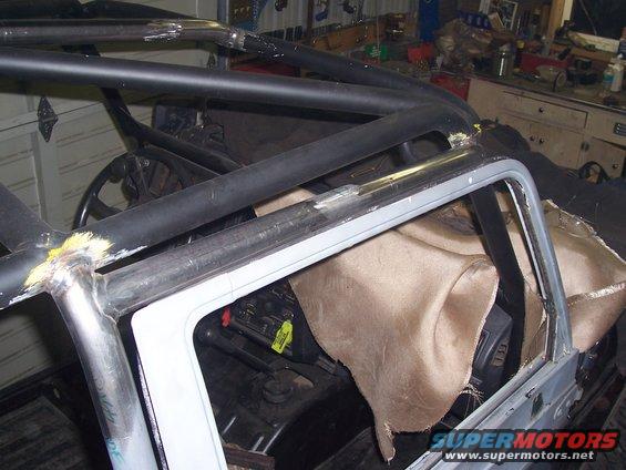 100_2615.jpg cage door bar 2