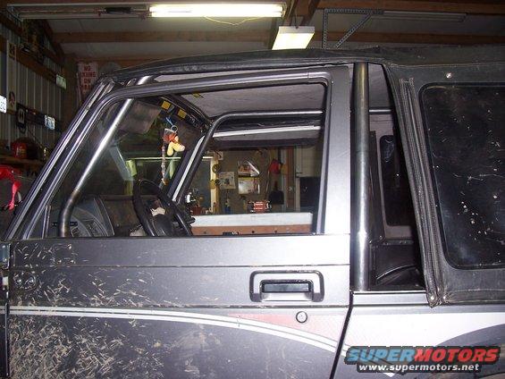 100_2366.jpg fitting the middle uprights