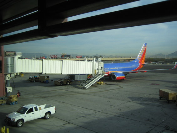 img_0813.jpg Im sitting right inside this window Having breakfast.